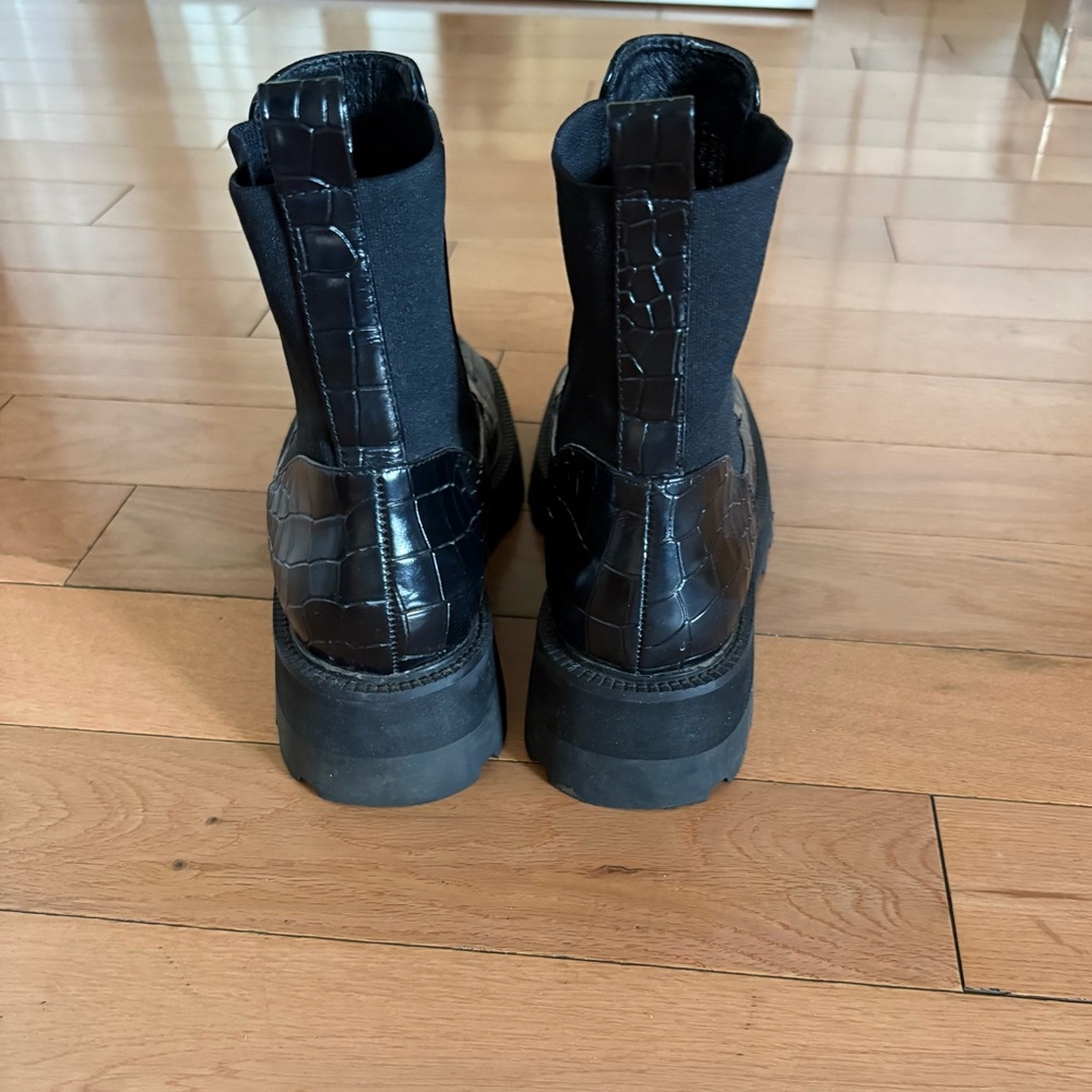 Intentionally Blank Black Croc-Embossed Platform Chelsea Boot - Women's - Picture 5 of 7